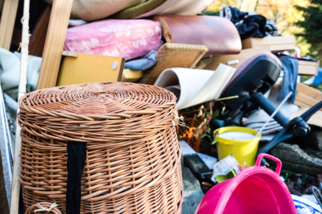 Bulky waste collection on the street Home Junk Removal - Home Dumpster Rental Near Me